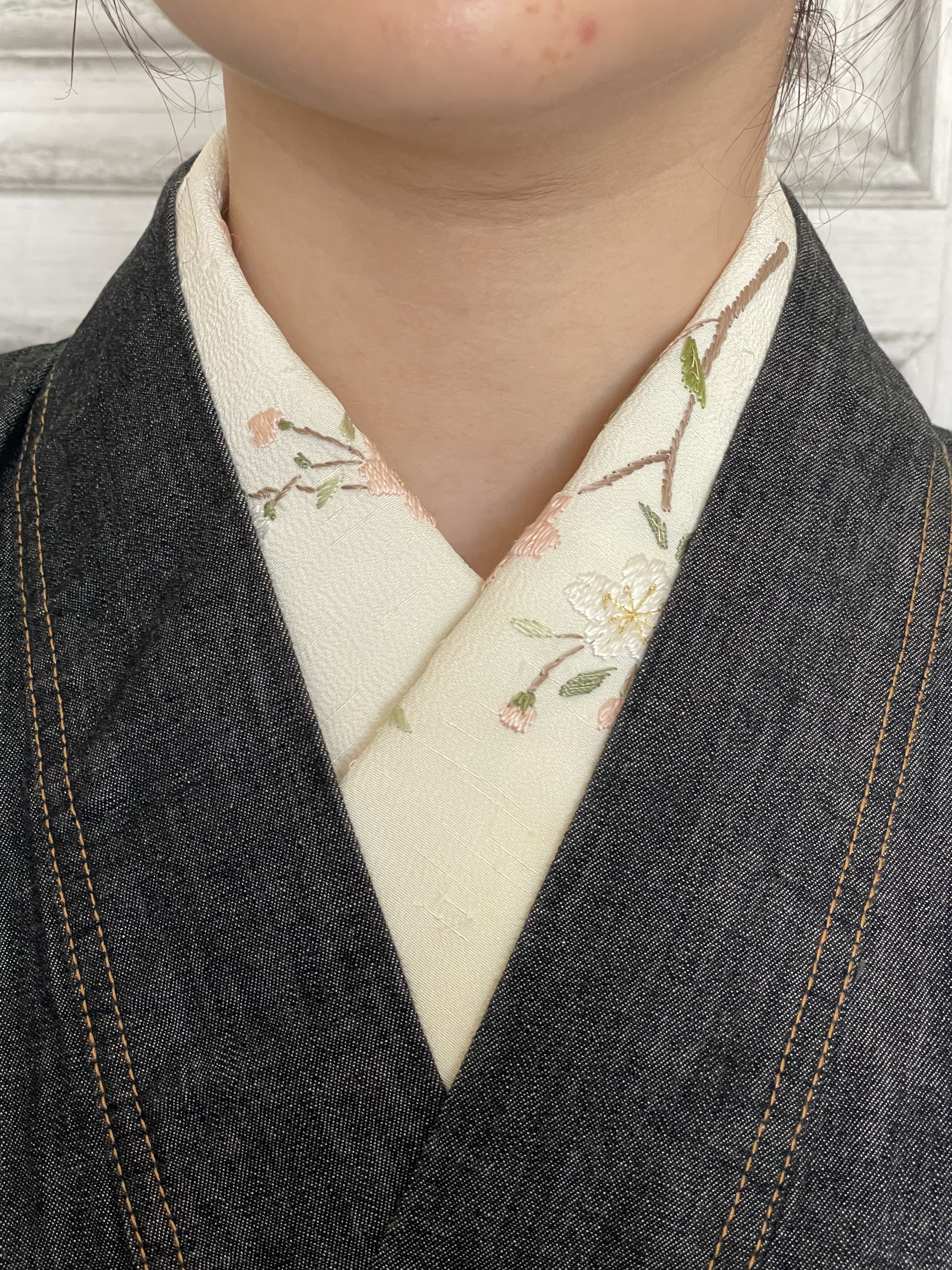 品多く 簪柄*長襦袢*高級刺繍の半襟付き*青山の呉服屋仕立 ☘️訳有り*淡い小豆色×人形 着物・浴衣