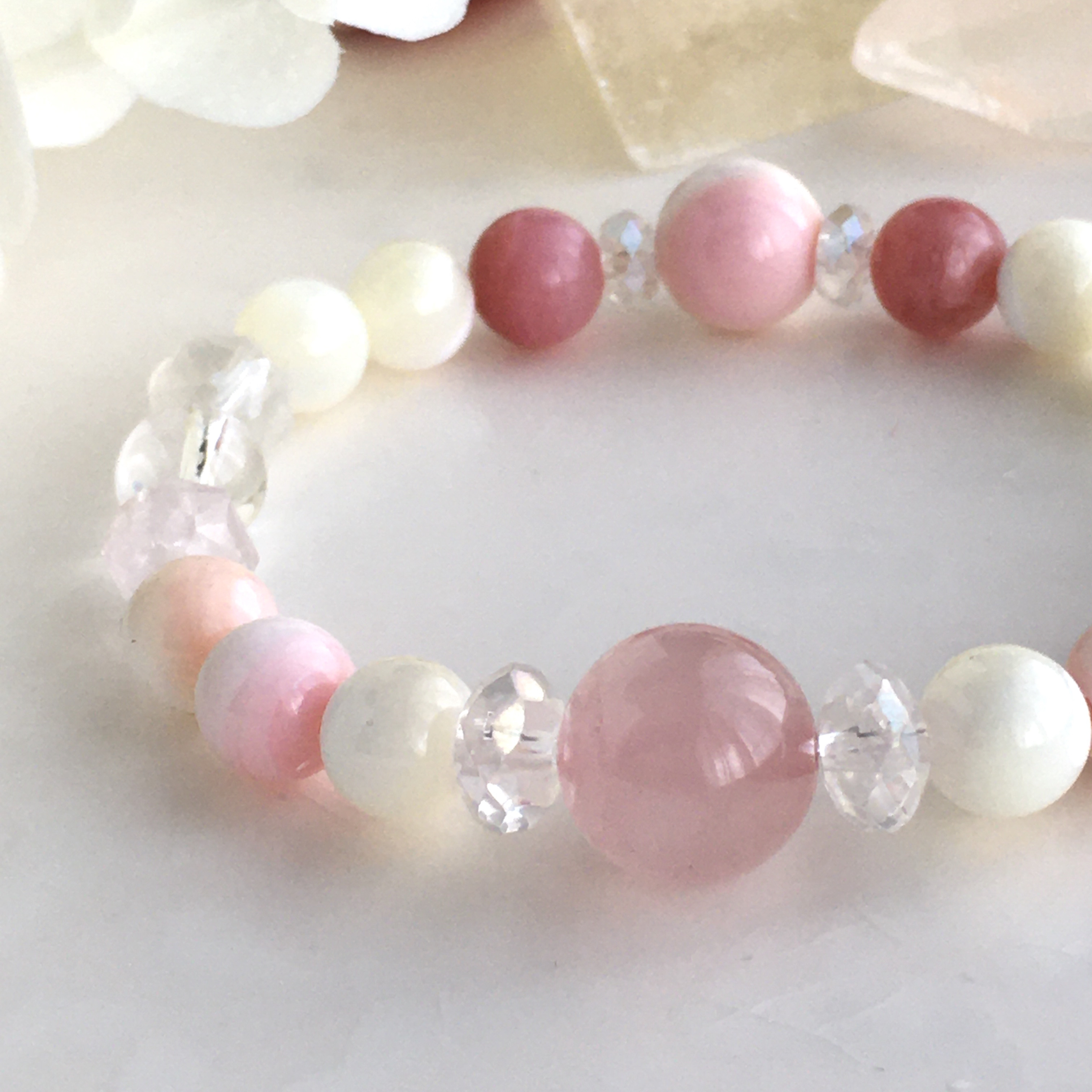 【火気を補う】ローズクォーツ＊クィーンコンクシェル＊ピンクオパールの守護石ブレスレット