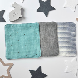 ハンドメイド　スタイ　ぽこぽこダブルガーゼ　花びらスタイ ♡ぽこぽこダブルガーゼのハート柄花びらスタイ♡ スタイ・よだれかけ