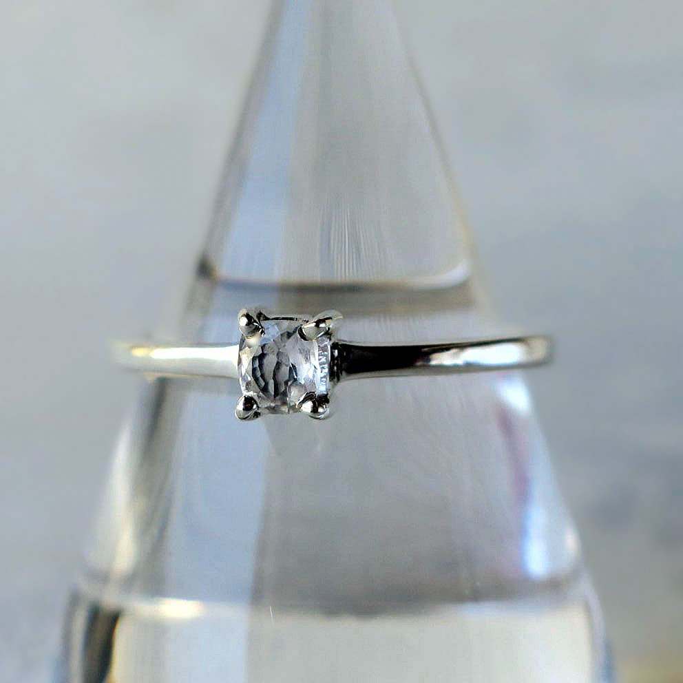 ジェレメジェバイト リング ミャンマーの透明石 平打ち #11 ｜天然石ジュエリー × 旅先の色2025