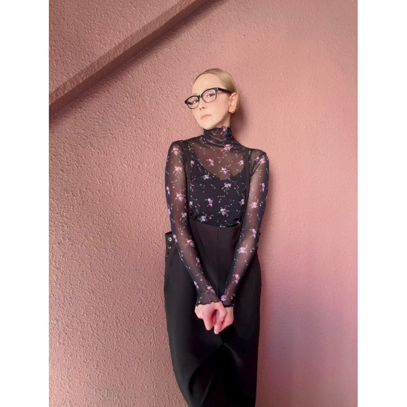 RATA❤️M＆L❤️型崩れしにくい高収縮のメローシアートップス❤️アンティークフラワー❤️レトロアイボリー❤️古着にも 16枚目の画像