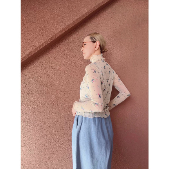 RATA❤️M＆L❤️型崩れしにくい高収縮のメローシアートップス❤️アンティークフラワー❤️レトロアイボリー❤️古着にも 8枚目の画像