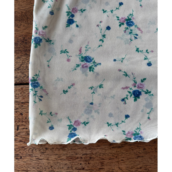 RATA❤️M＆L❤️型崩れしにくい高収縮のメローシアートップス❤️アンティークフラワー❤️レトロアイボリー❤️古着にも 13枚目の画像