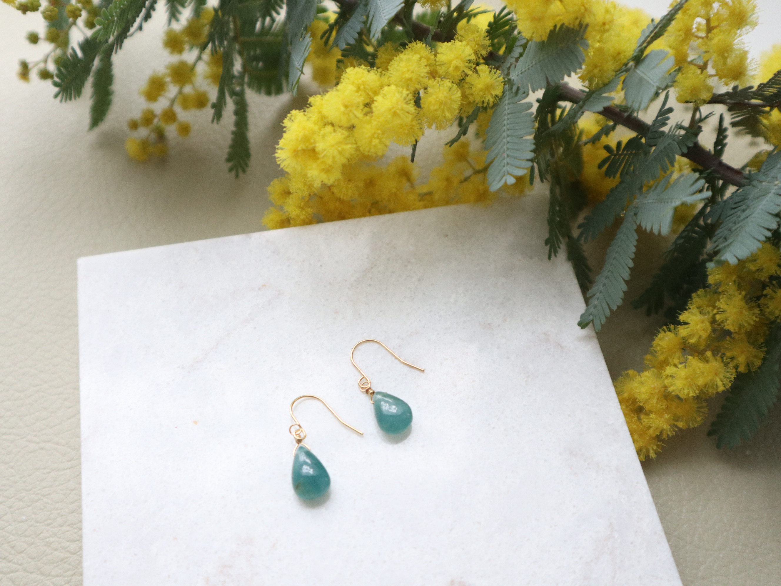 静かな輝きが導く、本質の道—グランディディエライトピアス