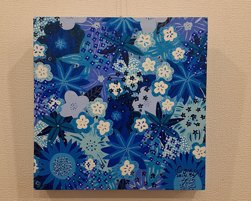 青だらけの花の作品 抽象画 キャンバスアート 25×25cm 画家 小楠アキコ