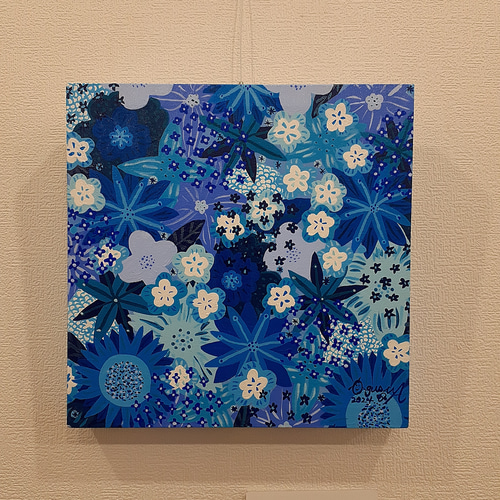 青だらけの花の作品 抽象画 キャンバスアート 25×25cm 画家 小楠アキコ