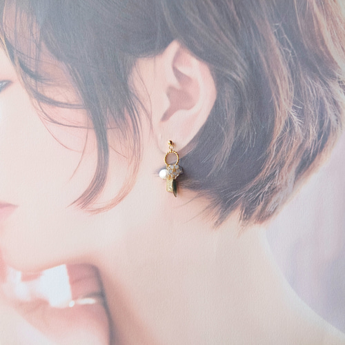 Saikaー彩華 ・勿忘草】 ピアス/イヤリング 水色 空色 アシンメトリー
