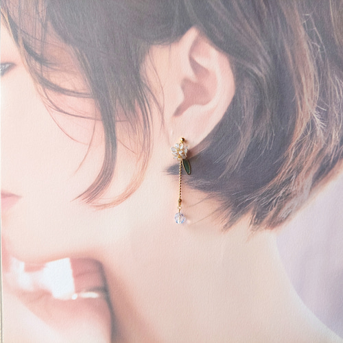 Saikaー彩華 ・勿忘草】 ピアス/イヤリング 水色 空色 アシンメトリー