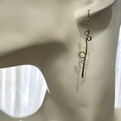 深海に沈みゆく泡　ピアス（イヤリング） 4枚目の画像