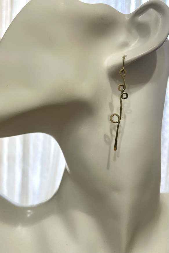 深海に沈みゆく泡　ピアス（イヤリング） 4枚目の画像