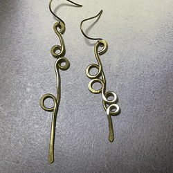 深海に沈みゆく泡　ピアス（イヤリング） 3枚目の画像