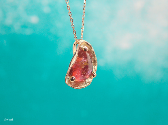 【1点物】包み ペンダント〔K10 トルマリン〕 2枚目の画像