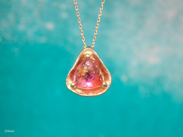 【1点物】包み ペンダント〔K10 トルマリン〕 1枚目の画像