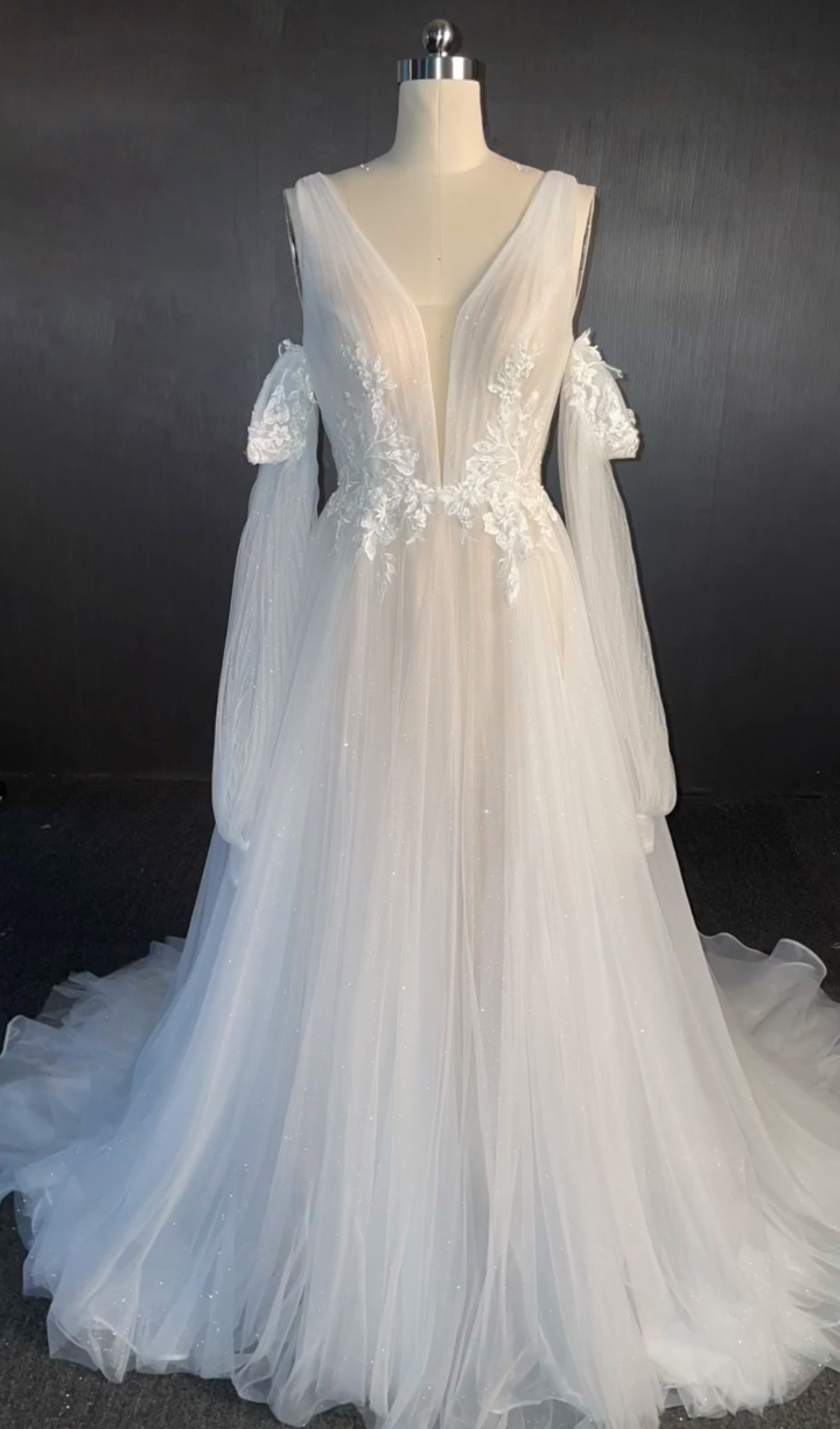 Aライン　細見えシルエット　スパコール　取り外し可能袖　スレンダーライン　ホワイト　チュール　二次会ドレス　可愛いドレス