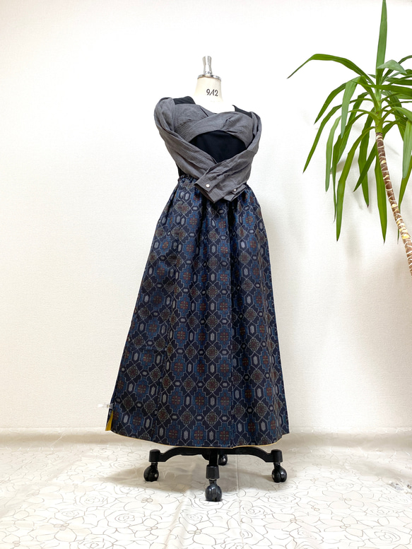 大島紬ブラウス　スカート　スーツ　未使用　着物展示会で購入 大島紬ブラウス スカート スーツ 未使用 着物展示会で購入