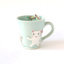ネコさんのティータイムが楽しそう　ゆっくりティータイム（ネコと小鳥）マグカップ　磁器 12枚目の画像