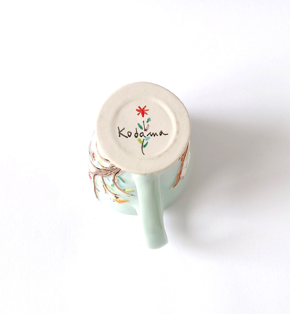 ネコさんのティータイムが楽しそう　ゆっくりティータイム（ネコと小鳥）マグカップ　磁器 7枚目の画像