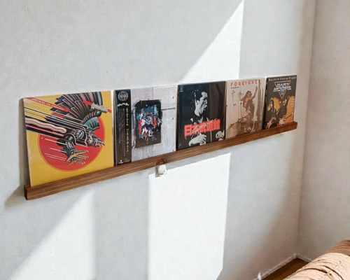 杉無垢材のレコードディスプレイレール LP5枚用 ウォールシェルフ