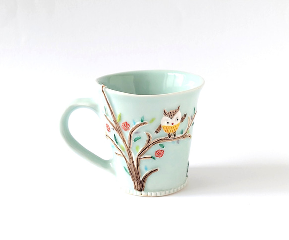 　ネコさんとカエルさんの追いかけっこ・・？　　ゆっくりティータイム（ネコとカエルとフクロウ）マグカップ　磁器 5枚目の画像