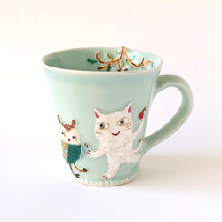 イヌさんとネコさん、道でバッタリ会う。　ゆっくりティータイム（イヌとネコと小鳥）マグカップ　磁器 11枚目の画像