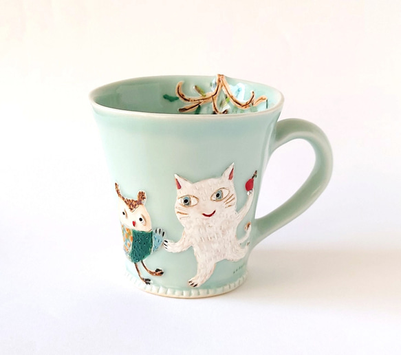 イヌさんとネコさん、道でバッタリ会う。　ゆっくりティータイム（イヌとネコと小鳥）マグカップ　磁器 11枚目の画像