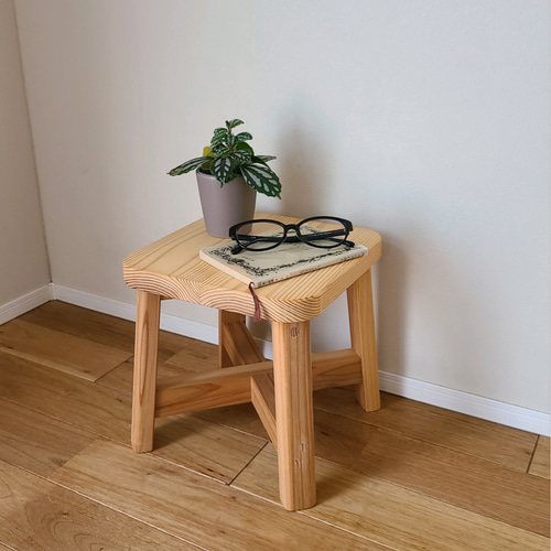 天然木の暮らしのスツール(高さ25) 花台 飾り台 踏み台 椅子