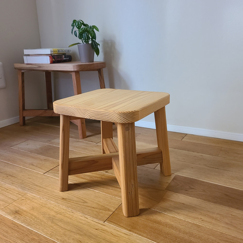 天然木の暮らしのスツール(高さ25) 花台 飾り台 踏み台 椅子