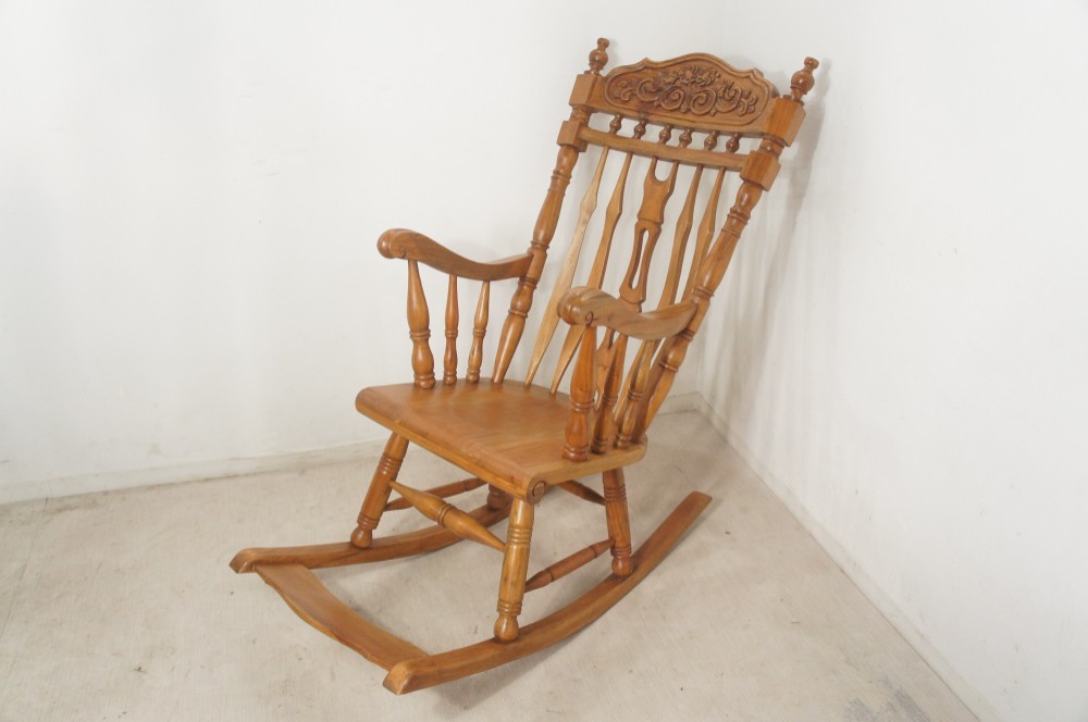 ゆったり座れる アンティーク調 ロッキングチェア 高級 マホガニー総無垢 手彫り 装飾彫刻 【ナチュラル】cha055