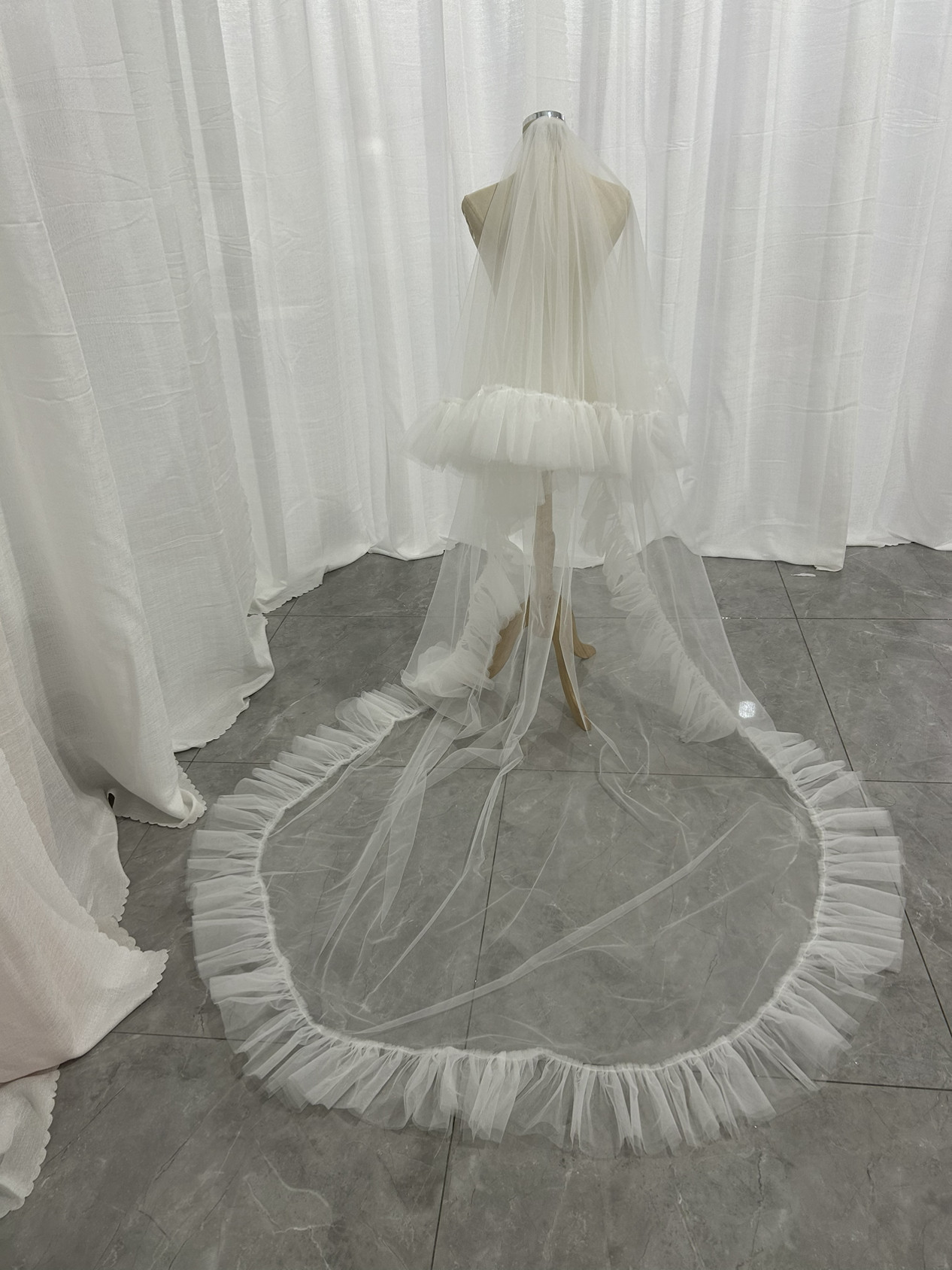 ウエディングドレス ロングベール コーム付き　 オフホワイト ソフトチュール 結婚式/披露宴