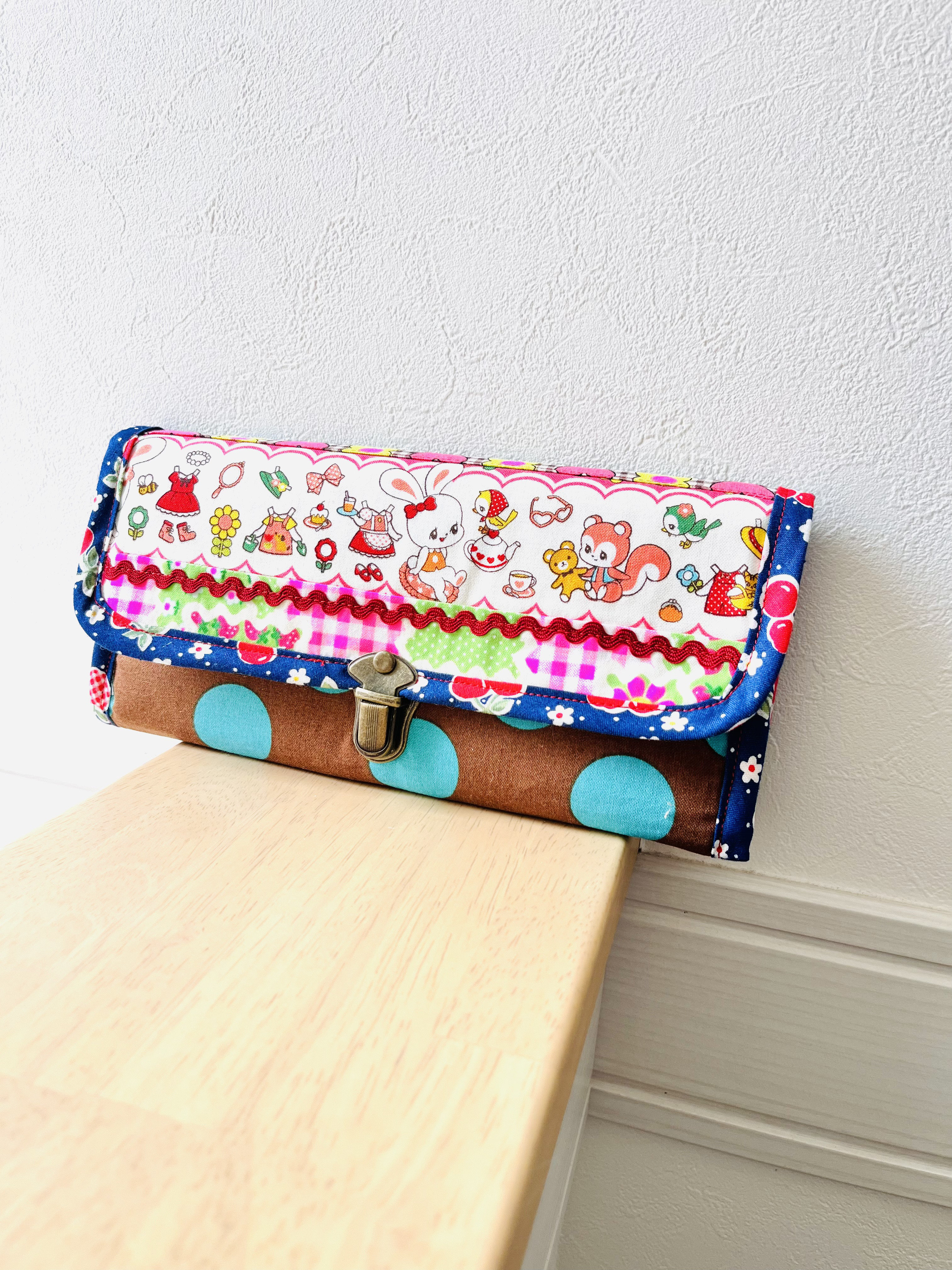 昭和 レトロ 生地 使用 長財布 昭和レトロアニマル 可愛い長財布 はいから横丁お着替え柄