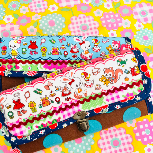 昭和レトロアニマル 可愛い長財布 はいから横丁お着替え柄 クリーム