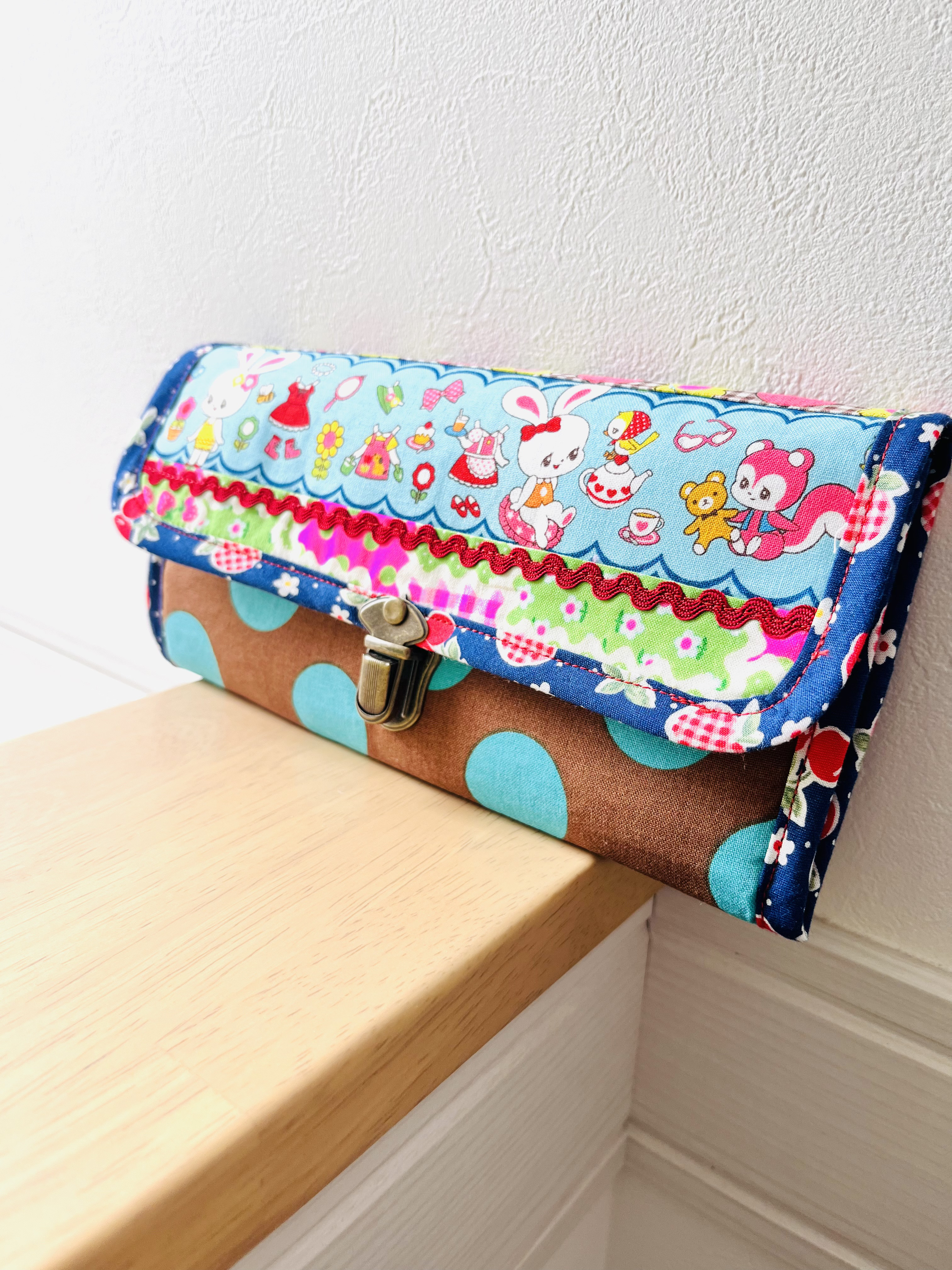 昭和レトロアニマル 可愛い長財布 はいから横丁お着替え柄 スカイ