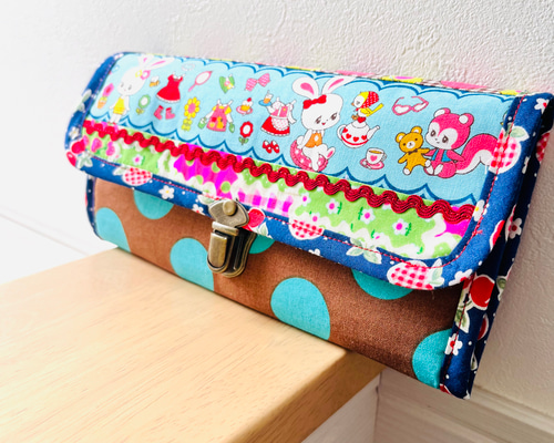 昭和レトロアニマル 可愛い長財布 はいから横丁お着替え柄