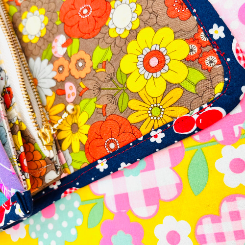 昭和レトロアニマル 可愛い長財布 はいから横丁お着替え柄 スカイ