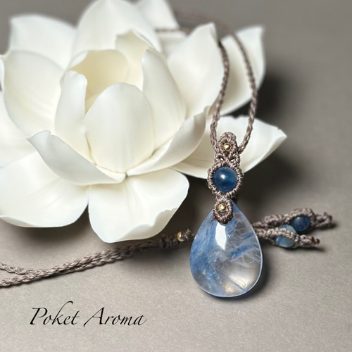 『蒼樹』カイヤナイトシリカのマクラメペンダントネックレス 蒼樹』カイヤナイトシリカのマクラメペンダントネックレス