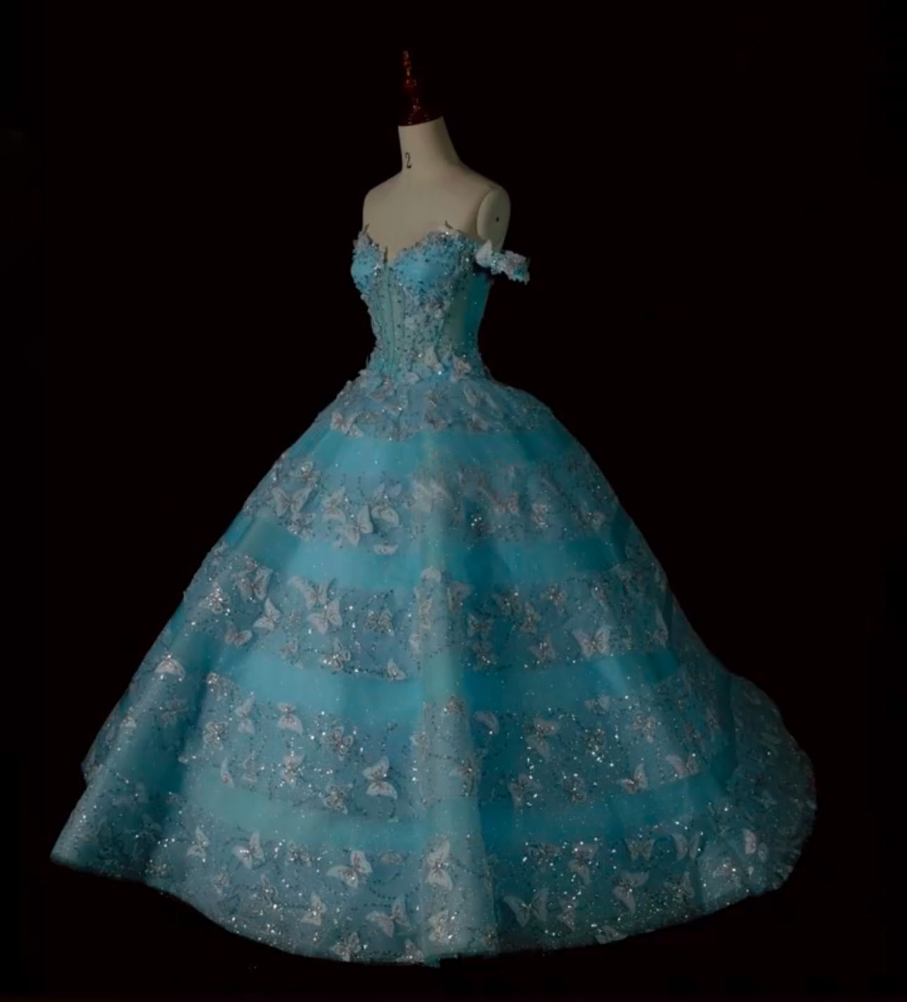 WEB限定！蝶々飾り　短いトレーン　水色　キラキラ　可愛い　憧れのドレス大人気　サイズオーダー可能　上品前撮り演奏会音楽