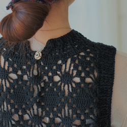 冬日→春日氣息，鏤空蕾絲點綴♡ 手工編織棉質鉤針背心（25s-04）黑色 ver.2 第17張的照片
