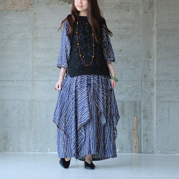 冬日→春日氣息，鏤空蕾絲點綴♡ 手工編織棉質鉤針背心（25s-04）黑色 ver.2 第10張的照片