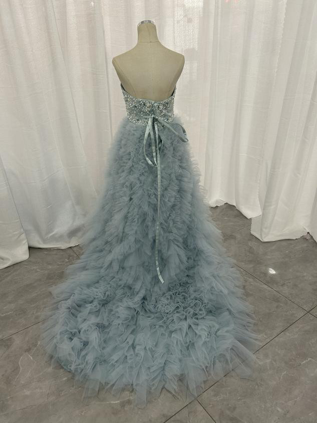 ブルーカラードレス 　もこもこチュール キラキラのハンドビーディング ふわふわ　ボリューム　前撮り　披露宴　二次会