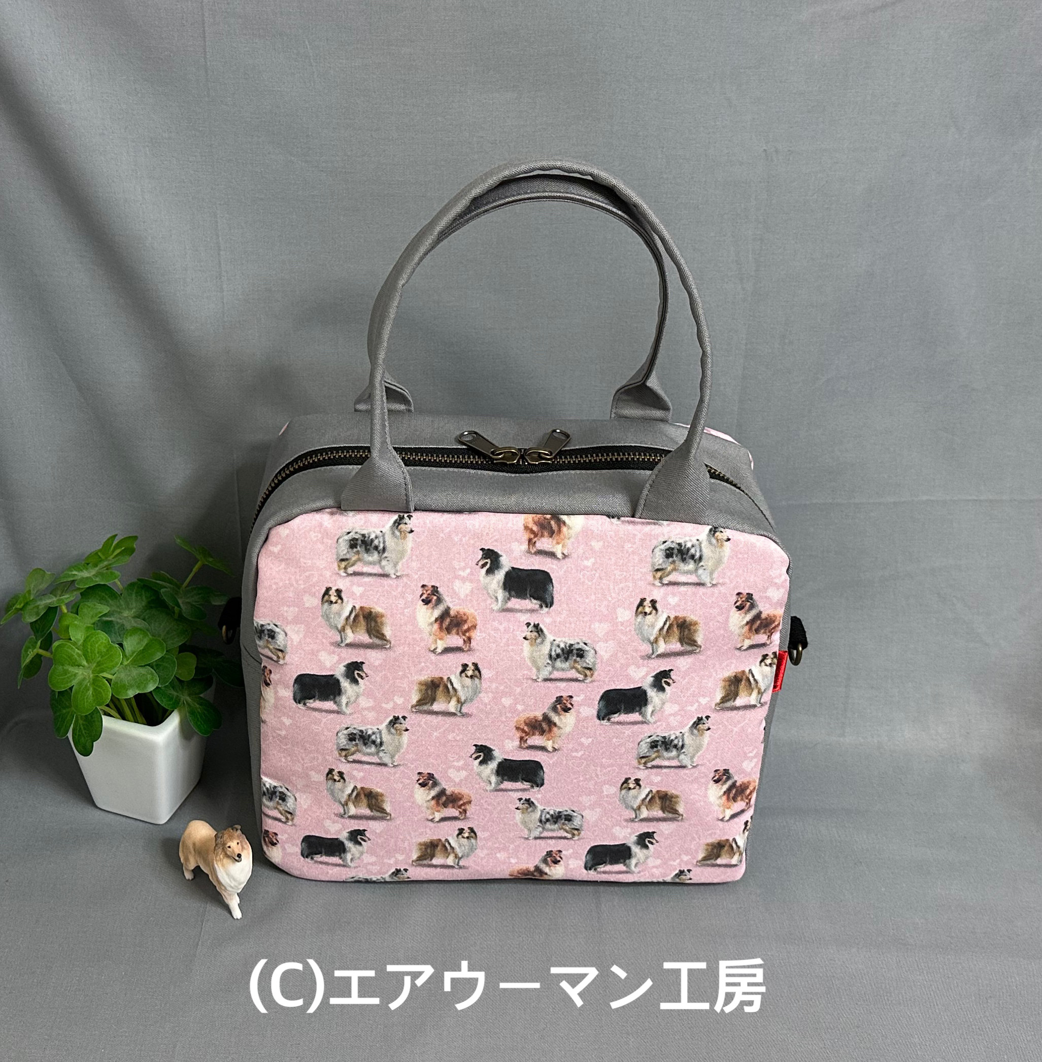 ラフコリーの柄の輸入生地とグレイの１１号帆布で作った両開きファスナーのスクエアミニボストンバッグ