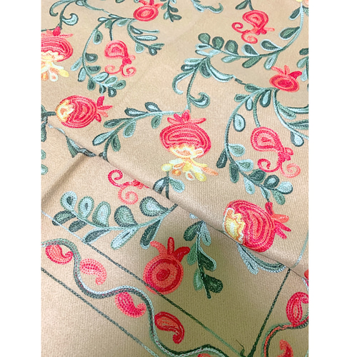 ウズベキスタン直輸入 カシミヤ100% 刺繍ストール ベージュ マフラー