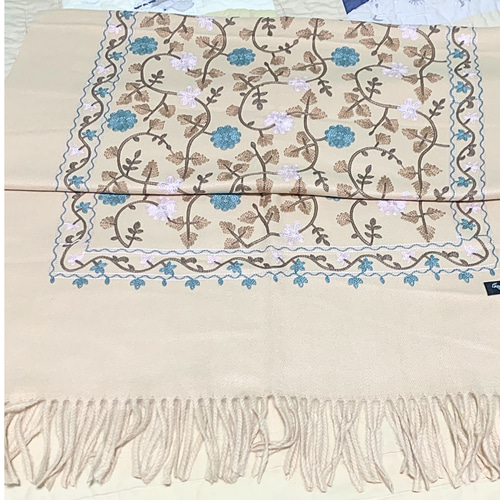 ウズベキスタン直輸入 カシミヤ100% 刺繍ストール ベージュ マフラー
