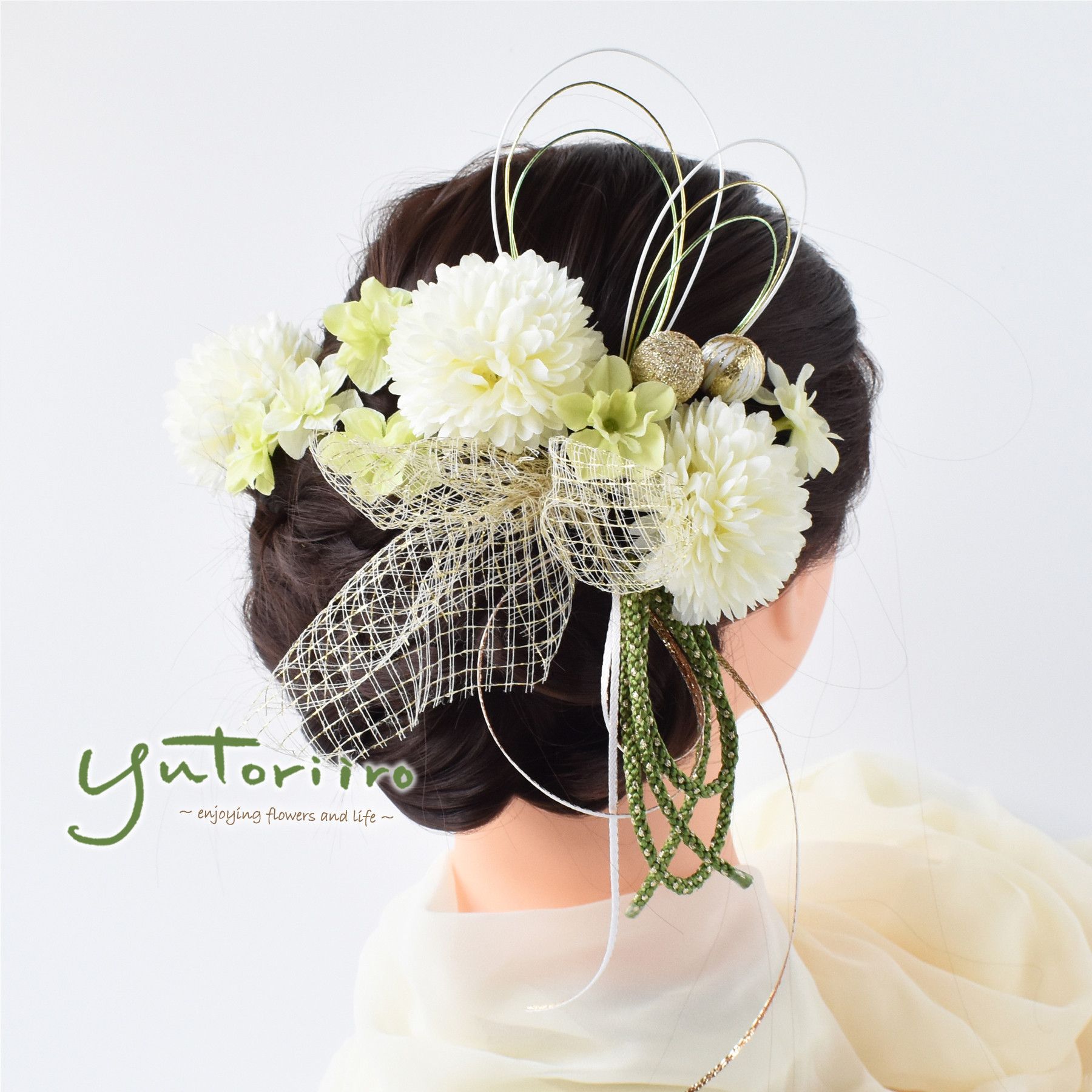 白ピンポンマムと紫陽花の髪飾り