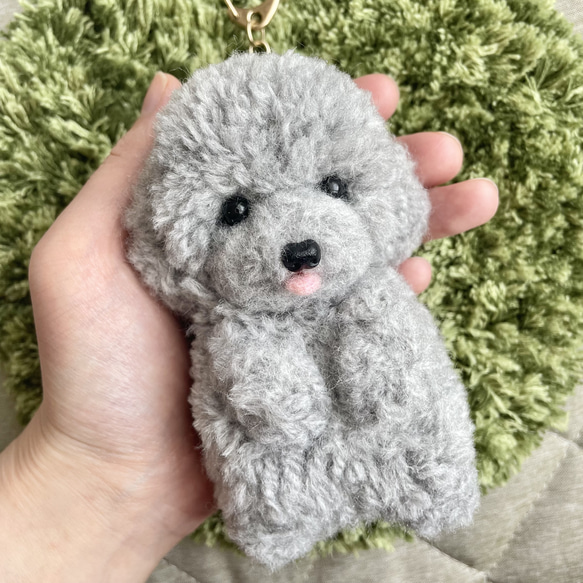 お出かけ一緒に連れてって＊グレートイプードルのポンポン毛糸