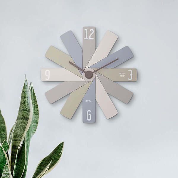 【名入れ】スタイリッシュなデザイナーズクロック デザイナー Andreas Bruckn クロックインザボックス グレー