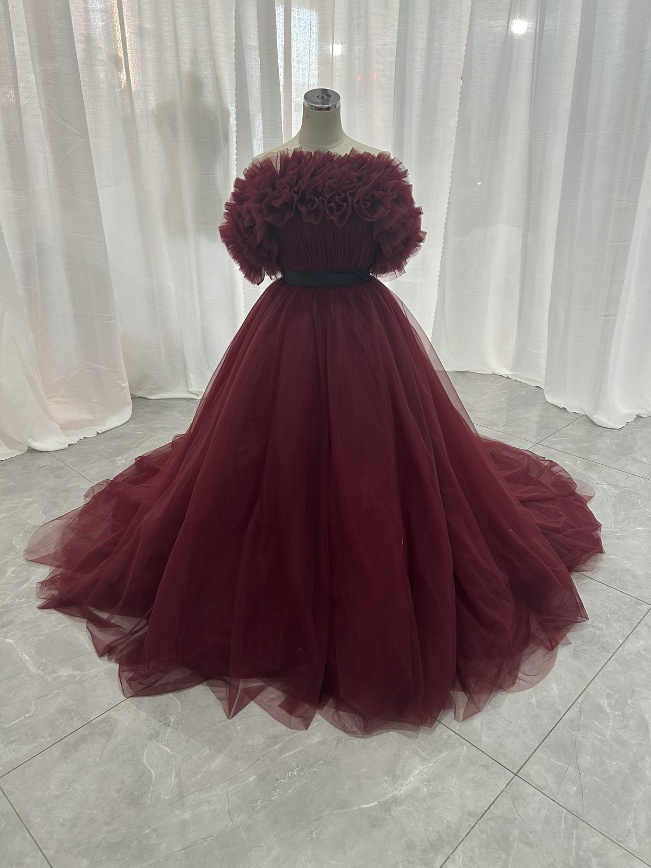 送料無料！ 人気上昇！カラードレス オフショルダーの2WAYドレス　ロングトレーン パーティードレス お色直し