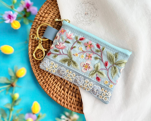 流れるお花/インド刺繍×帆布☆キーホルダー付きフラットポーチ