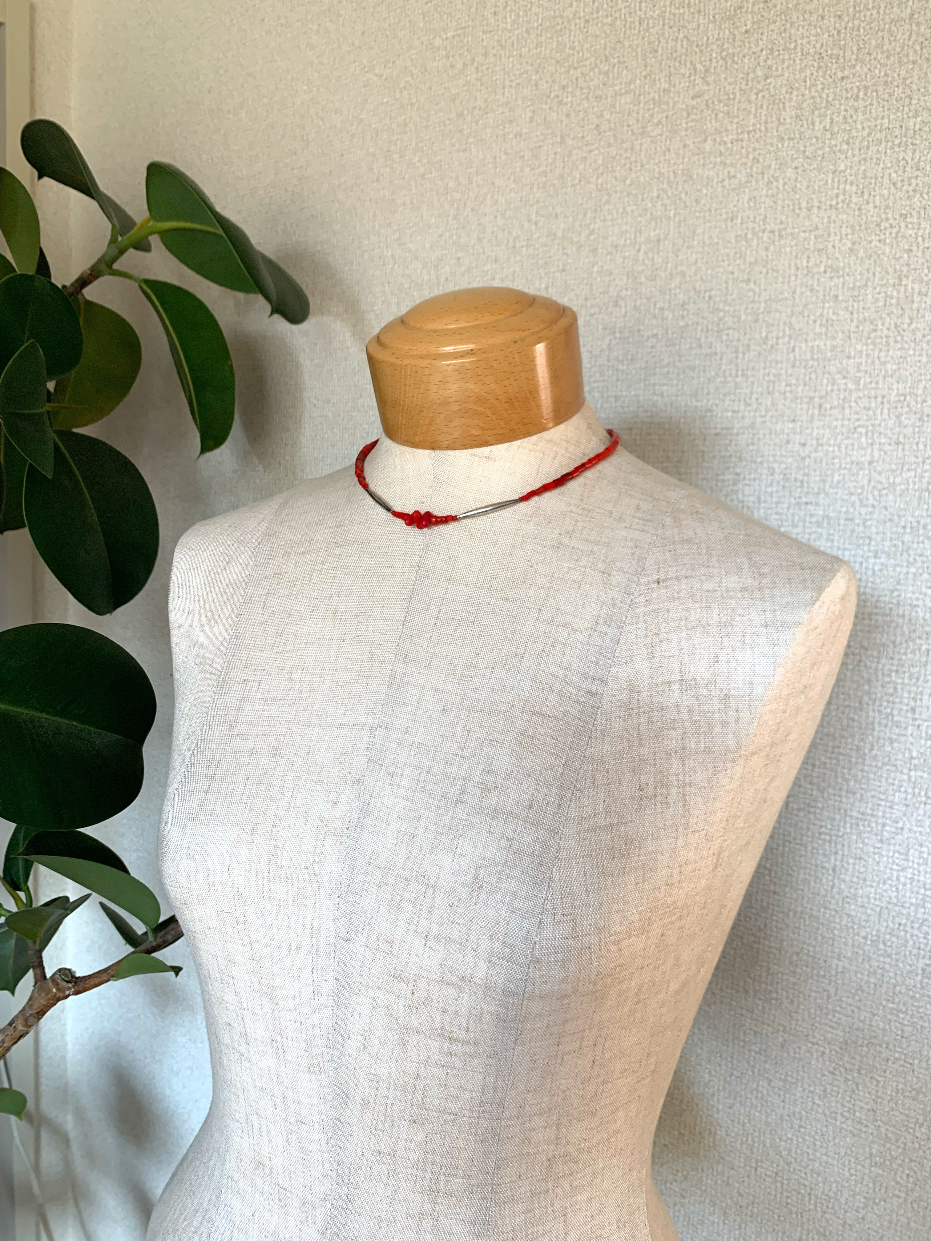 アンティークビーズネックレス　レッド　シルバー