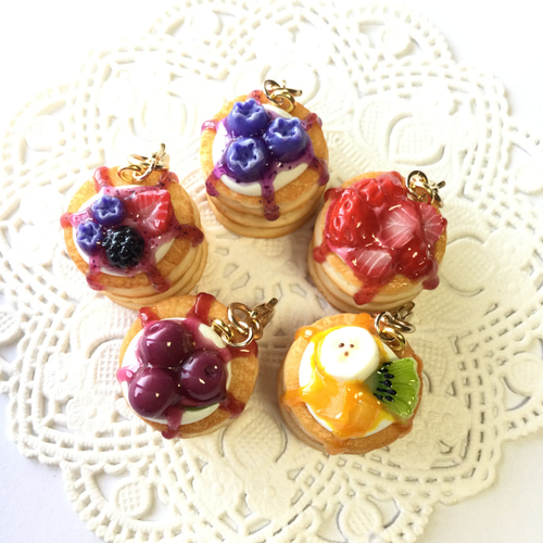 フェイクスイーツ*3段パンケーキ・チャーム*食品サンプル・ミニチュア