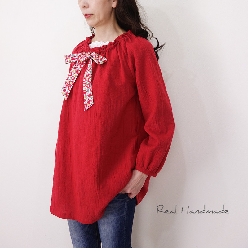 [予約販売] ワッシャーハーフリネンレッドフラワー胸リボンチュニック